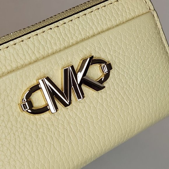 Michael Kors Piper Small Chain Zip Card Case Pebbled Leather - Buttermilk - NWT - Picture 3 of 9